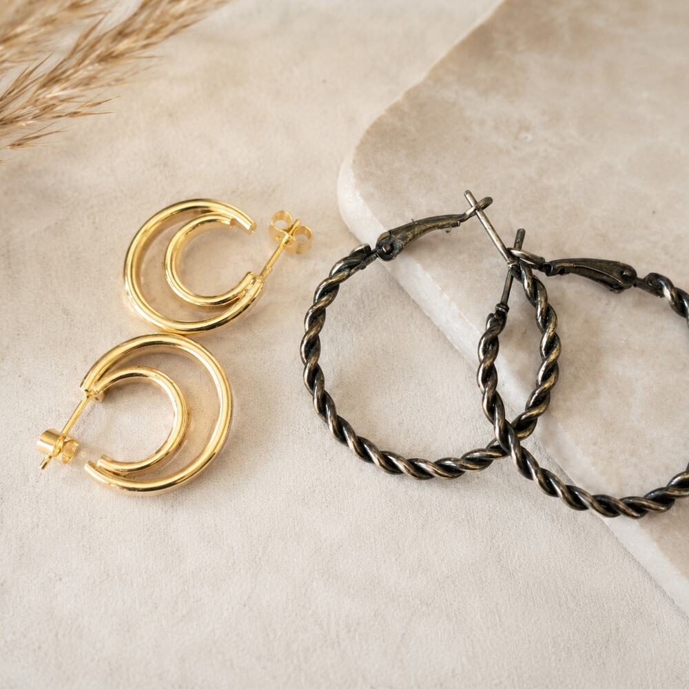 2 Pair vntg Hoop Earrings Lot Gold Tone Double Hoops & Bronze Twisted Rope Hoops